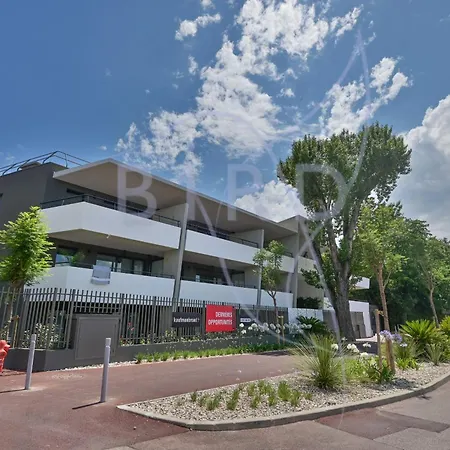 Magnificent On The Ground Floor And Next To The Sea * Villeneuve-Loubet